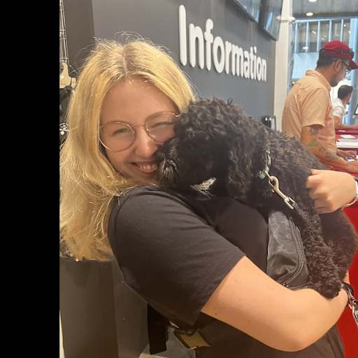 Profile image for pet sitters Esther & Daria 
