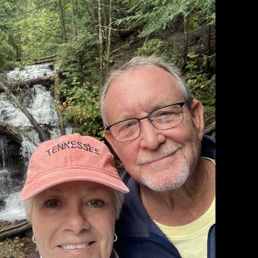 Profile image for pet sitters Susan & Steve