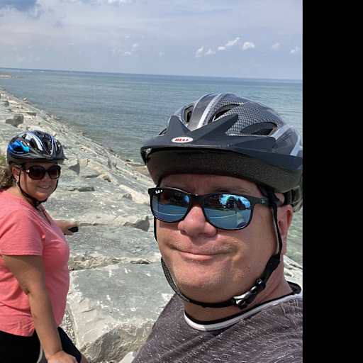 Profile image for pet sitters Lisa & Peter