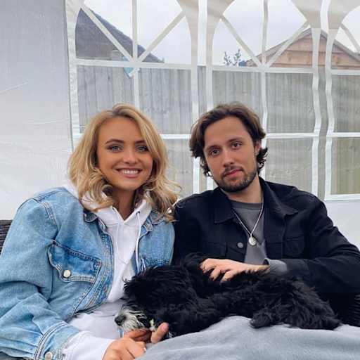 Profile image for pet sitters Winnie & Charlie