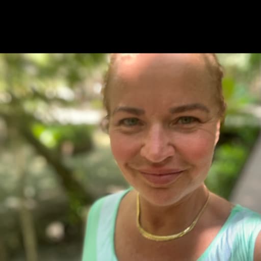 Profile image for pet sitter Emma