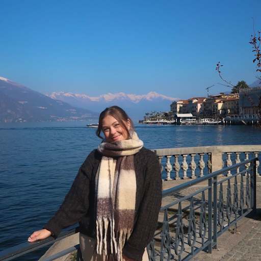 Profile image for pet sitter Lauren