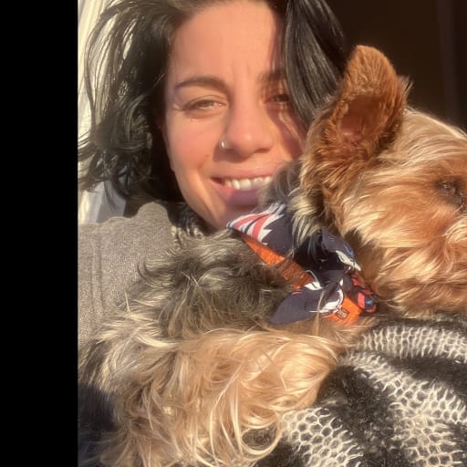 Profile image for pet sitter Roxane