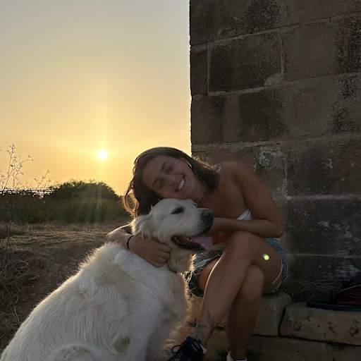 Profile image for pet sitters Micaela & Gaston