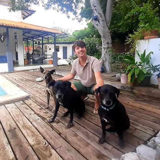 Profile image for pet sitter Tem