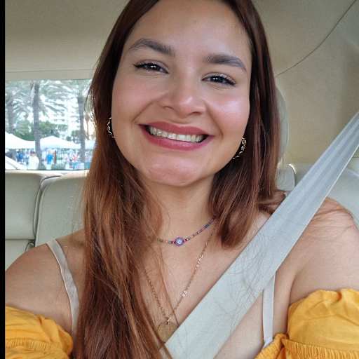 Profile image for pet sitter Shadi Valentina