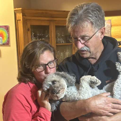 Profile image for pet sitters Teresa & Stan