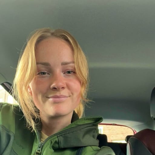 Profile image for pet sitter Thea
