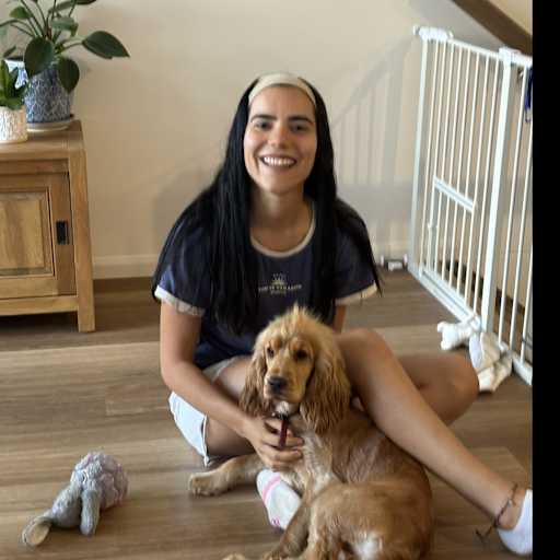 Profile image for pet sitter Maria Fernanda