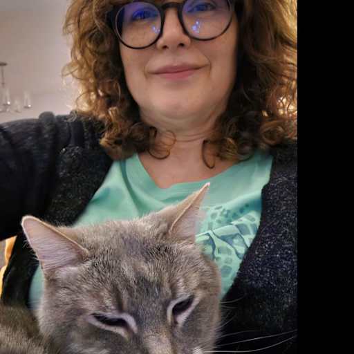 Profile image for pet sitter Leslie