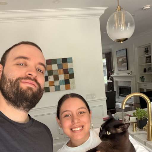 Profile image for pet sitters Alejandra & Sebastian
