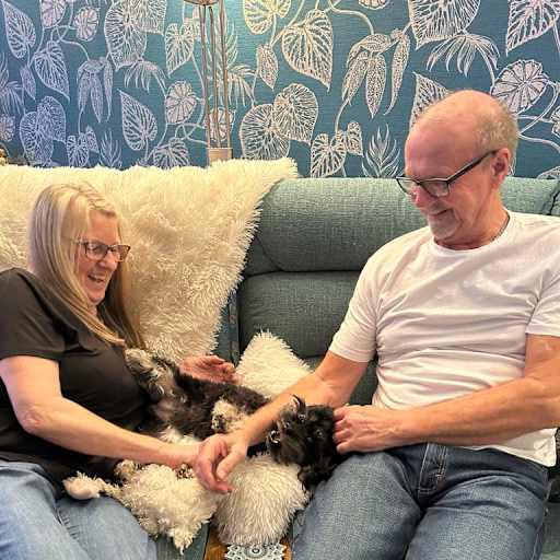 Profile image for pet sitters Dennis & Sue & Susan