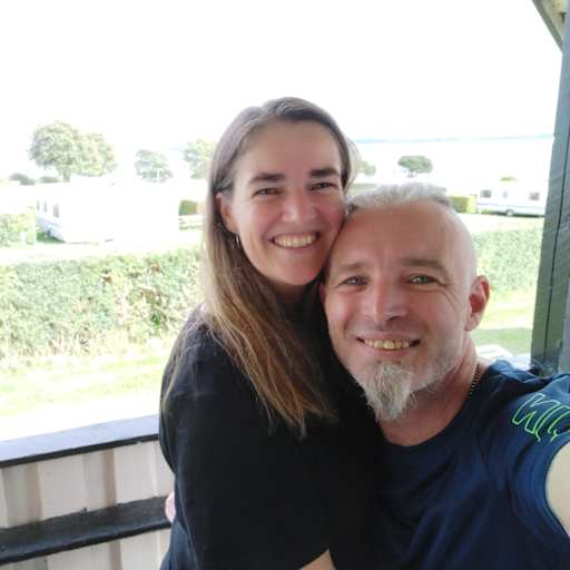 Profile image for pet sitters Celine & Sim