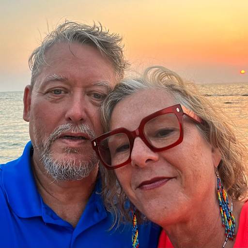Profile image for pet sitters Dee & Robert