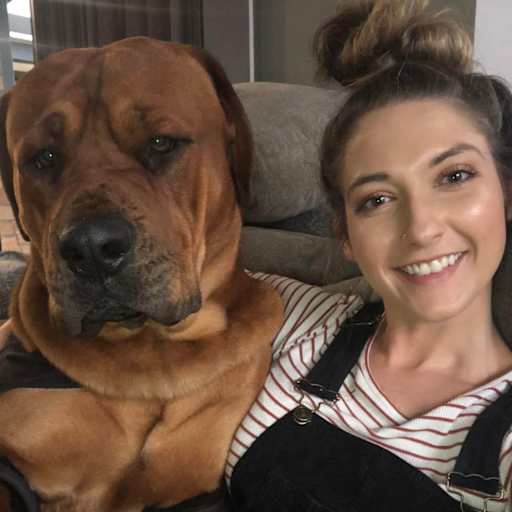 Profile image for pet sitter Ellie