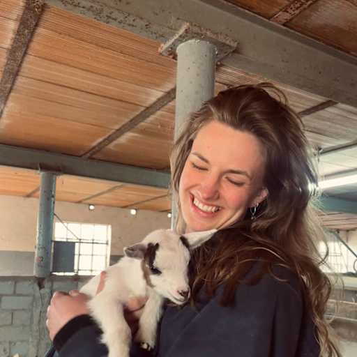 Profile image for pet sitter Isabel Liane
