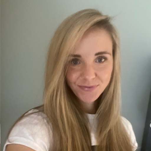 Profile image for pet sitter Lucinda