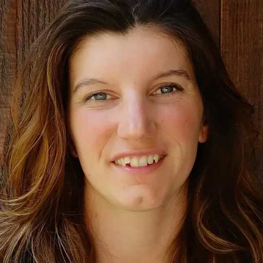 Profile image for pet sitters Morgane & James