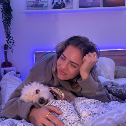 Profile image for pet sitter Chloe