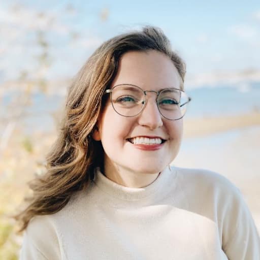 Profile image for pet sitter Julianne