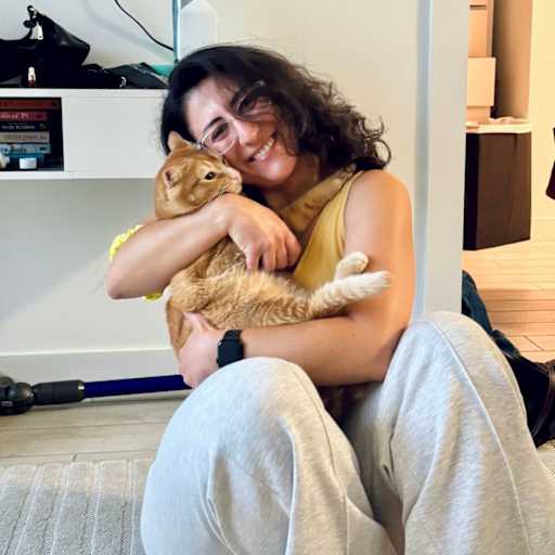 Profile image for pet sitter Hiyam