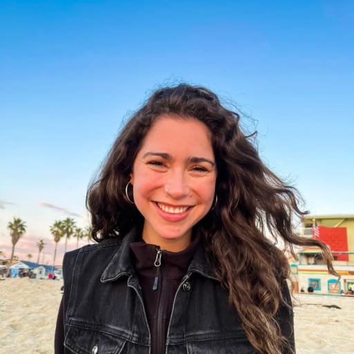 Profile image for pet sitter Fernanda