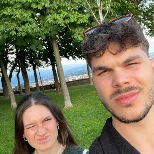 Profile image for pet sitters Damaris & Simon