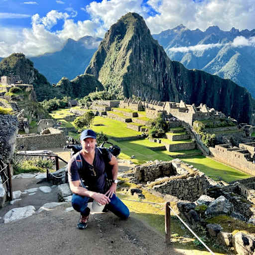 Profile image for pet sitters Miguel & Pamela