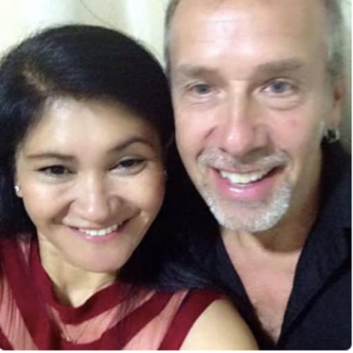 Profile image for pet sitters Sylvain & Terencia Sarong