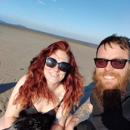 Profile image for pet sitters Linda & Kyle