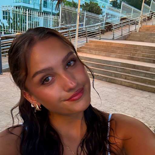 Profile image for pet sitter Eyleen