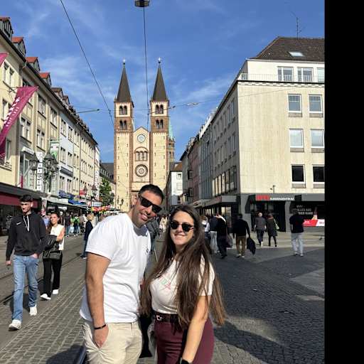 Profile image for pet sitters Laura & Ivan