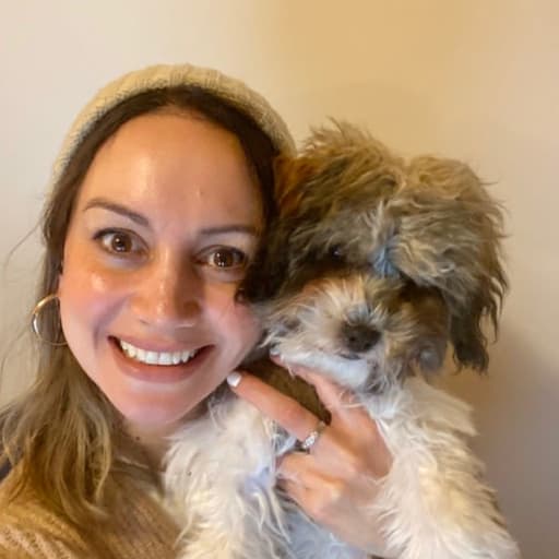 Profile image for pet sitter Erana