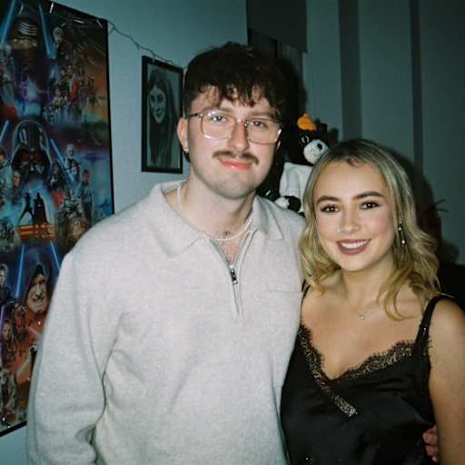 Profile image for pet sitters Nicole & Elliot