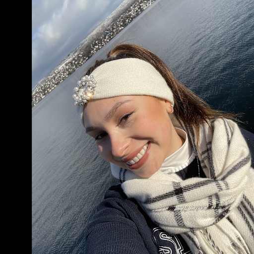 Profile image for pet sitter valeria