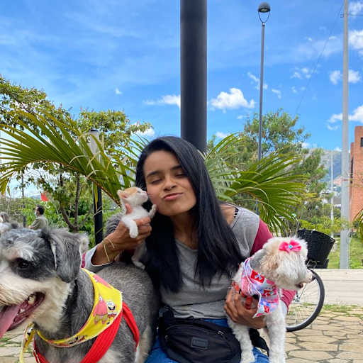 Profile image for pet sitter Alejandra