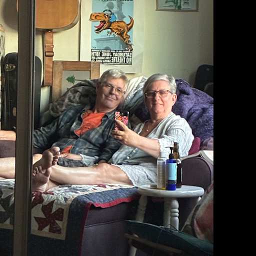Profile image for pet sitters jocelyn & Carl