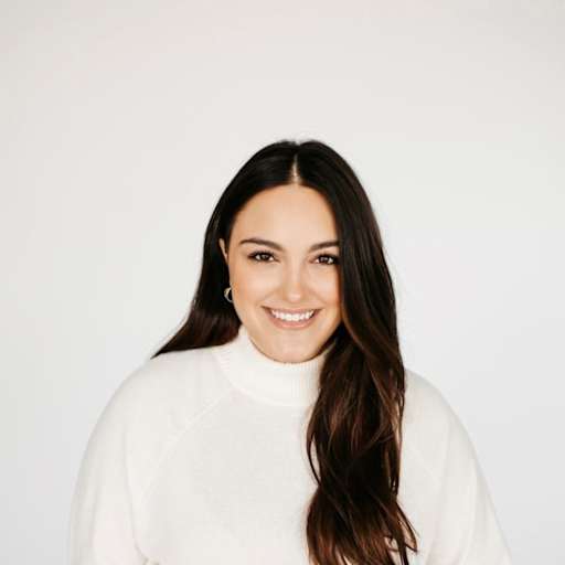 Profile image for pet sitter Chloe