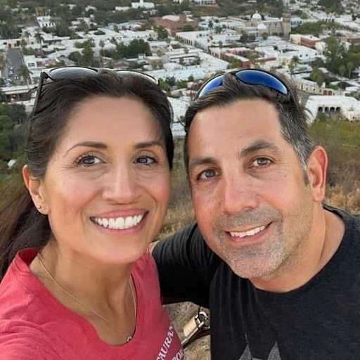 Profile image for pet sitters Dennis & Veronica