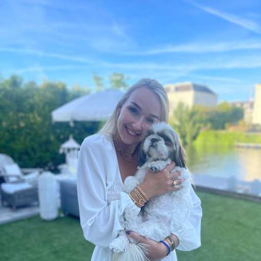 Profile image for pet sitter Charlotte