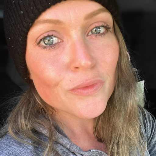 Profile image for pet sitter Courtney