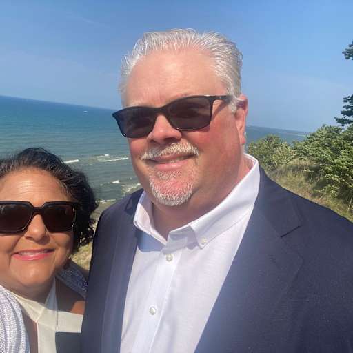 Profile image for pet sitters Chris & Kimberly