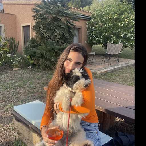 Profile image for pet sitter Isabelle