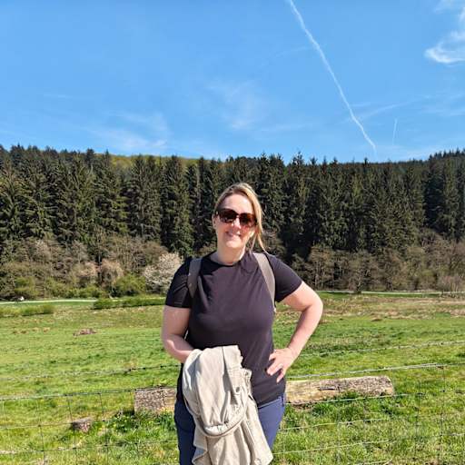 Profile image for pet sitters Sarah & Andrew