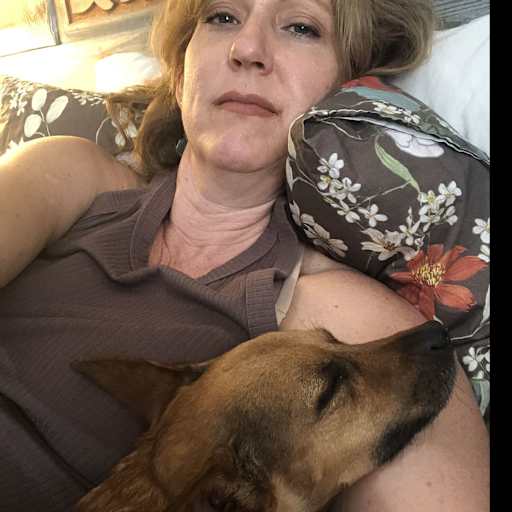 Profile image for pet sitters Julie & Joshua