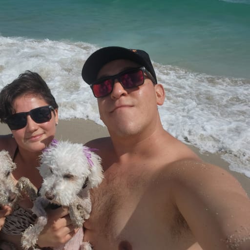 Profile image for pet sitters Florencia & Diego