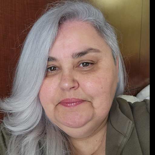 Profile image for pet sitters Linda & Landen