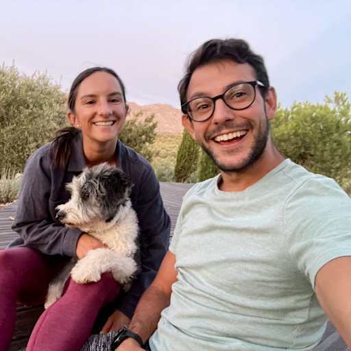 Profile image for pet sitters Nicole & Alejandro
