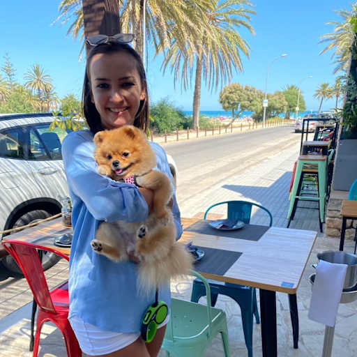 Profile image for pet sitter Jania