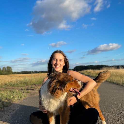 Profile image for pet sitters Josie & Tom